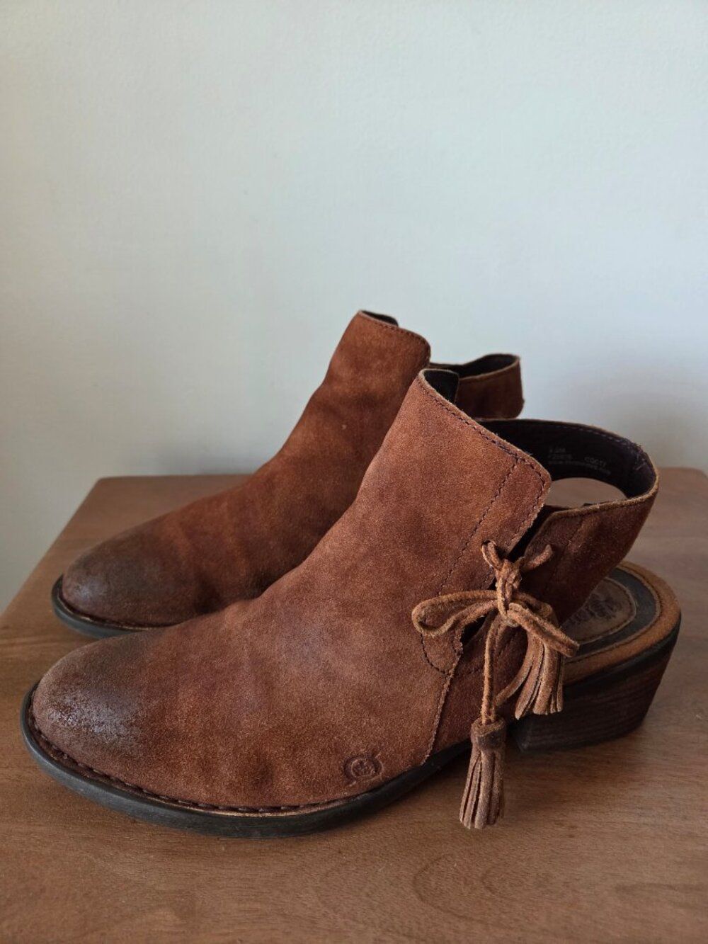 EUC BORN GENUINE LEATHER BROWN STACKED HEEL BOOTIE SHOES SIZE 9.5